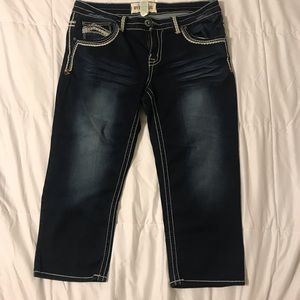 Hydraulic dark wash capris